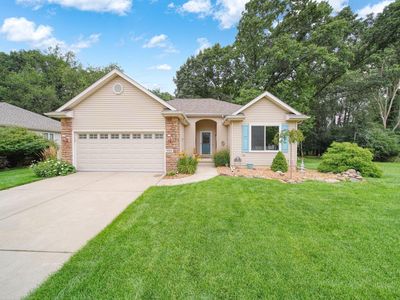 906 Essex Park Dr