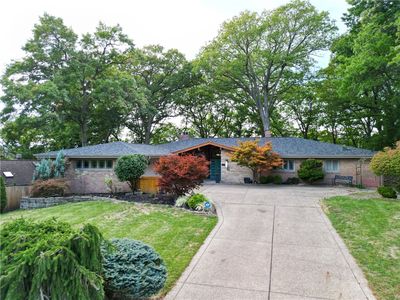 8 Davidson Dr
