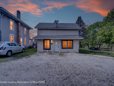122 & 124 E Mill St