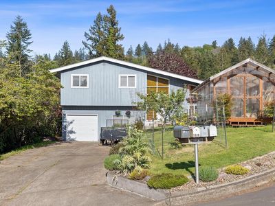 Property at 1318 SE Maple St, Toledo, OR
