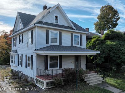 411 W Ionia St
