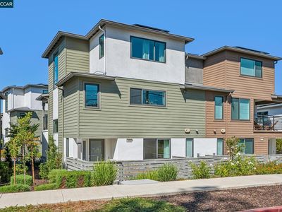132 Pioneer Ave