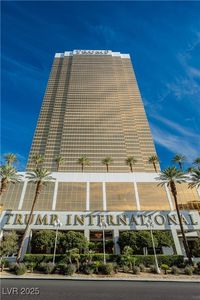 2000 N Fashion Show Dr UNIT 2604