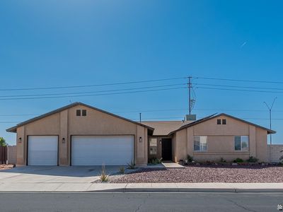 4112 S Jasmine Ave