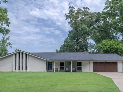 1315 Amherst Ln