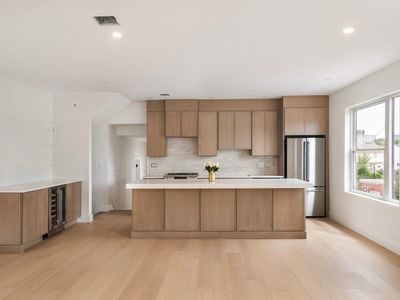 60 Franklin St #2