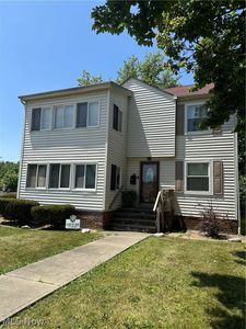 288 E 248th St