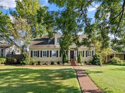 Property at 8 N Pinehurst Dr, Tuscaloosa, AL
