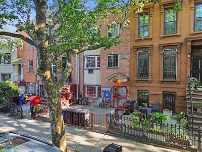 359 Monroe St