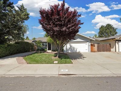 627 Tahoe Dr
