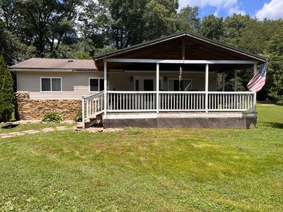 162 W Robertson Rd