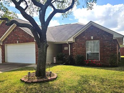 5401 Hollytree Dr