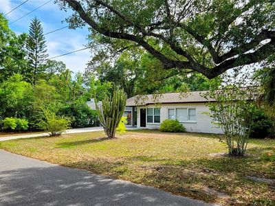 10206 N Oakleaf Ave