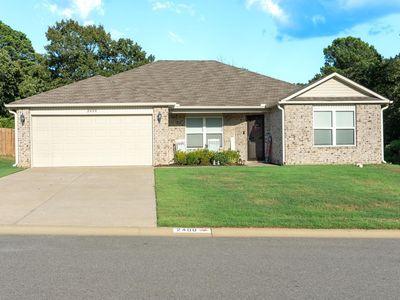 2400 Vivian Dr