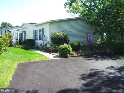 24 Goldenrod Ct E