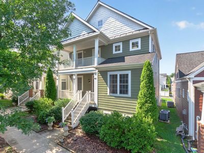 821 Cole St