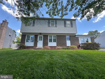 1010 Lake Ln