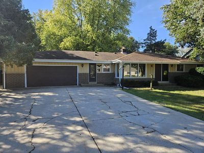 27131 Long Lake ROAD