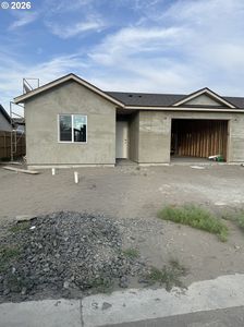 Property at 996 NE 10th Pl, Hermiston, OR