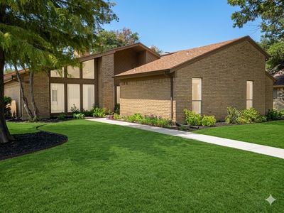 936 E Berkeley Dr