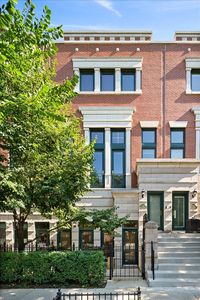 430 W Armitage Ave APT I