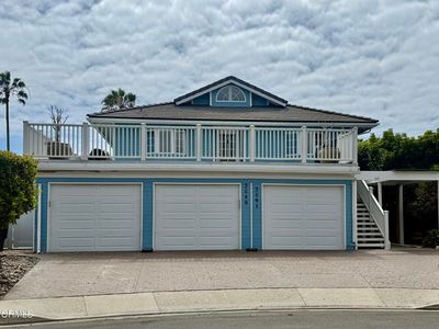 3089 Bayshore Ave