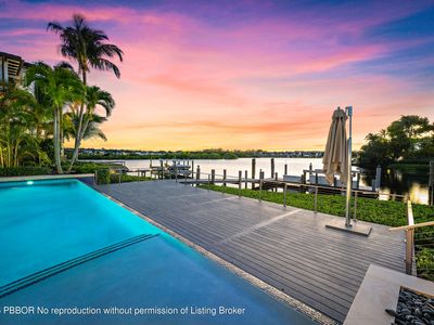 121 Commodore Dr