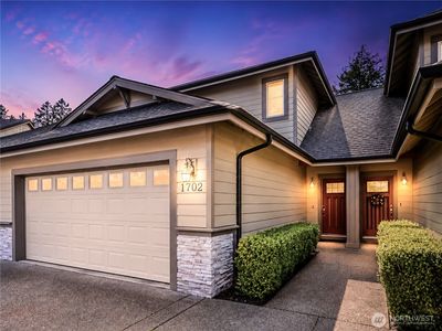 13824 N Creek Drive #1702