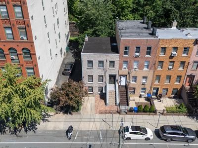 218 5th St