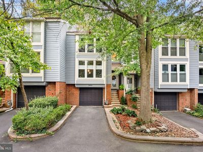 1604 Apricot Ct