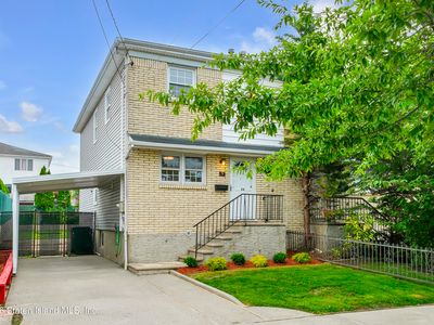 24 Park St