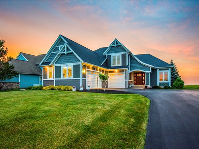 373 Coastal View Dr