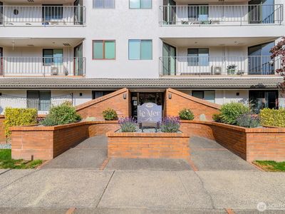 909 N I Street #202