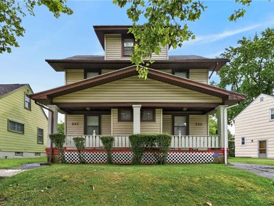 221-223 Rocket St