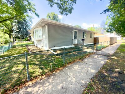 243 Winifred St E