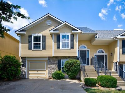 Property at 1222 NW Ashley Dr, Grain Valley, MO