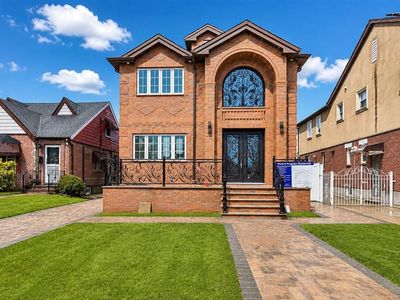 2709 Utopia Pkwy