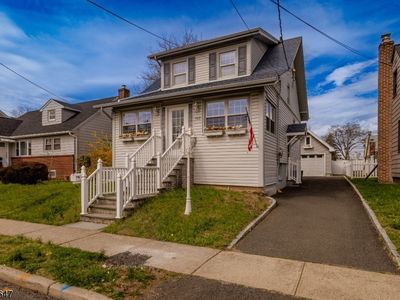 960 Moessner Ave