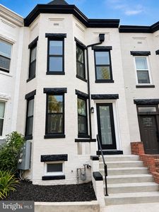 29 Todd Pl NE #1