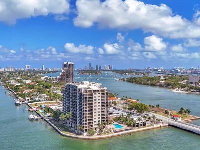 801 N Venetian Dr APT 208