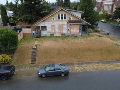 1703 Oakes