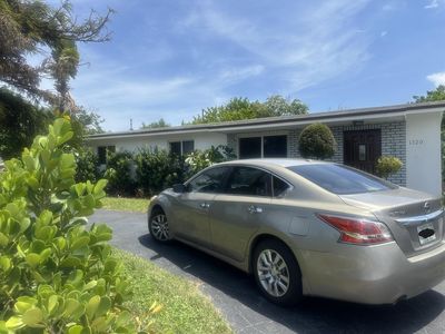 1320 NW 19TH Street
