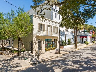 427 Esplanade Ave #103