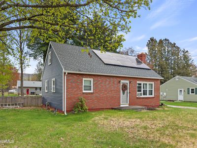 77 Imperial Ave