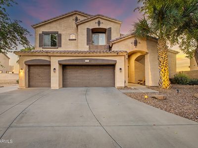 682 E CAPRICORN Way