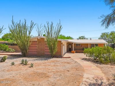 1045 W San Miguel Cir