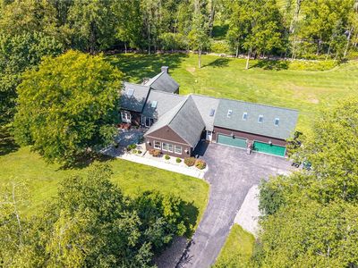 3 Graywood Ln