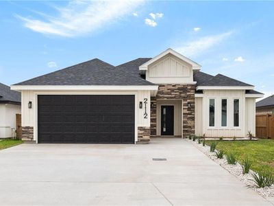 2112 Zinnia St