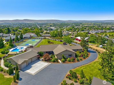 7015 W Lincoln Avenue