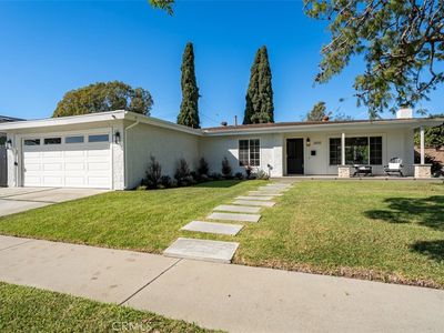 2835 Portola Dr